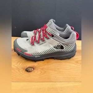 Women’s The North Face Vectiv Fastpack Future Light Hiking Cushioned Shoes 9